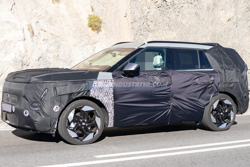 SPIED: Next-gen Hyundai Tucson spotted with retro aesthetics SPIED: Next-gen Hyundai Tucson spotted with retro aesthetics image