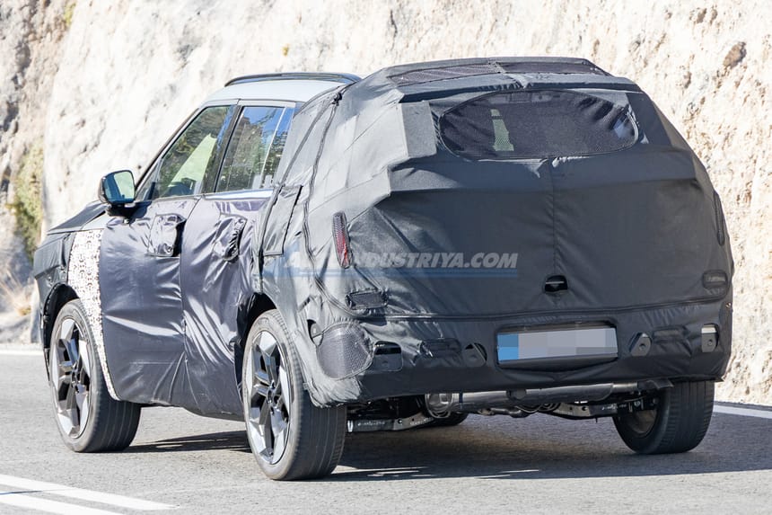 SPIED: Next-gen Hyundai Tucson spotted with retro aesthetics SPIED: Next-gen Hyundai Tucson spotted with retro aesthetics image
